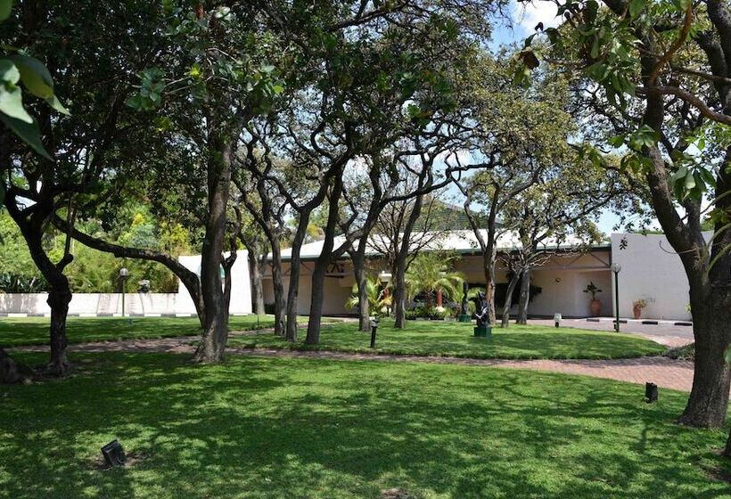 호텔 Cresta Lodge Harare