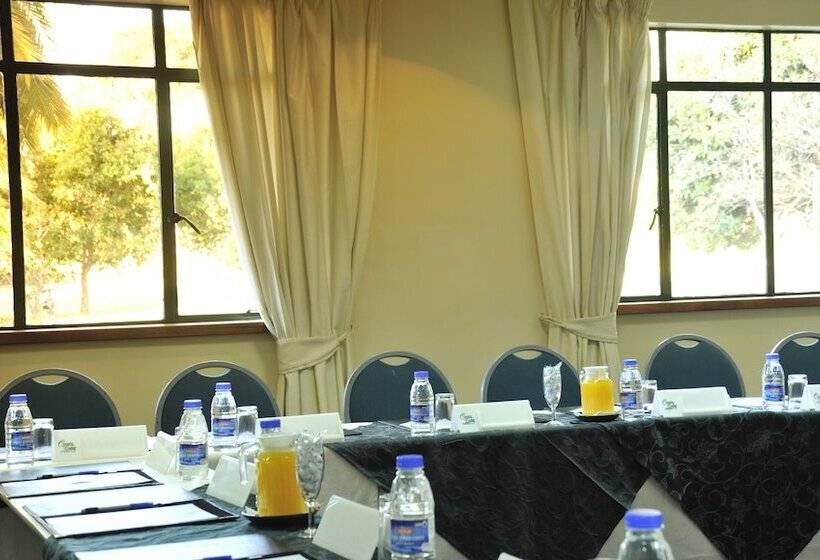 호텔 Cresta Lodge Harare