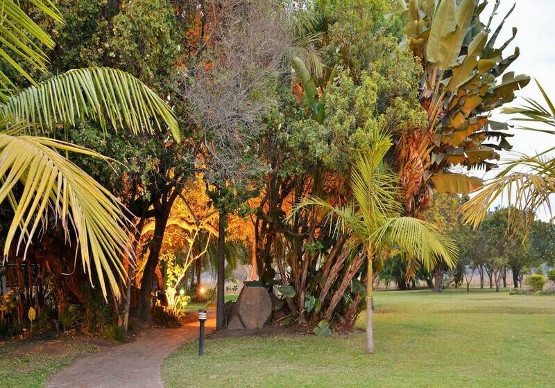 호텔 Cresta Lodge Harare