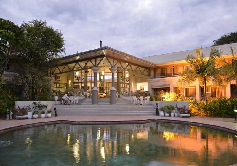 호텔 Cresta Lodge Harare