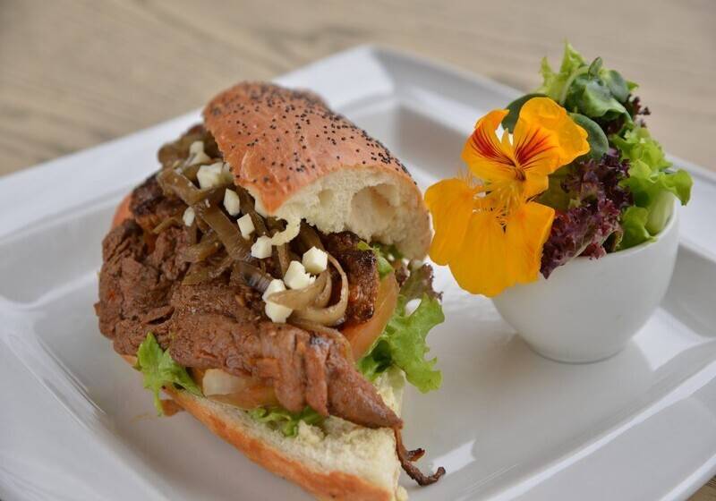 호텔 Cresta Lodge Harare