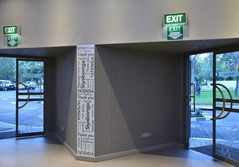 호텔 Cresta Lodge Harare