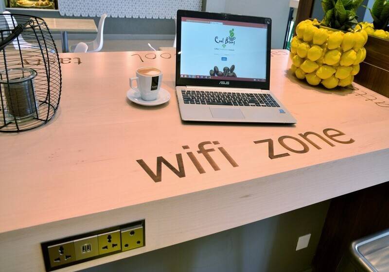 호텔 Cresta Lodge Harare