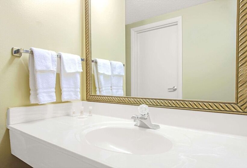 酒店 Days Inn By Wyndham St. Louis/westport Mo