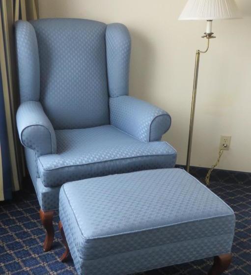 هتل Days Inn & Suites By Wyndham Omaha Ne