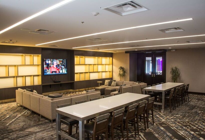 Doubletree By Hilton Hotel Syracuse