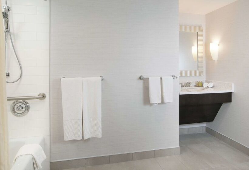 Doubletree By Hilton Hotel Syracuse