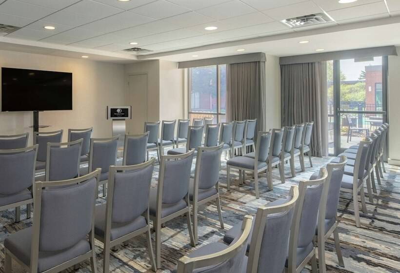 Doubletree By Hilton Hotel Syracuse