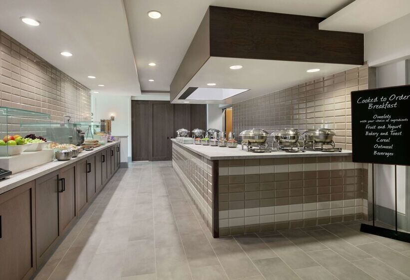 فندق Embassy Suites By Hilton Philadelphia Valley Forge