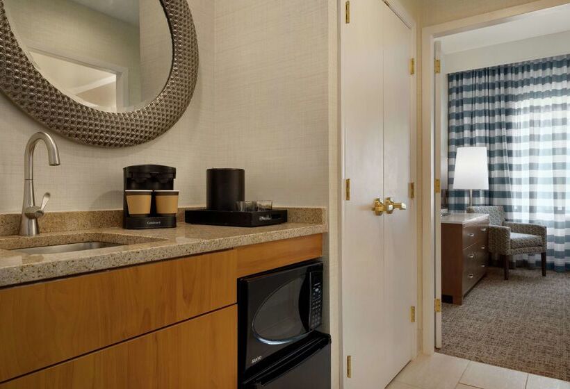 فندق Embassy Suites By Hilton Philadelphia Valley Forge