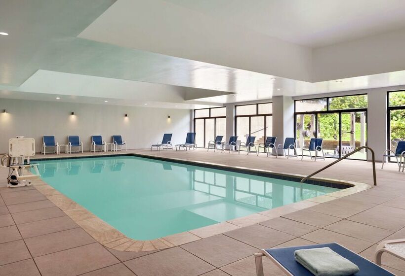 فندق Embassy Suites By Hilton Philadelphia Valley Forge