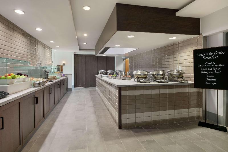 فندق Embassy Suites By Hilton Philadelphia Valley Forge