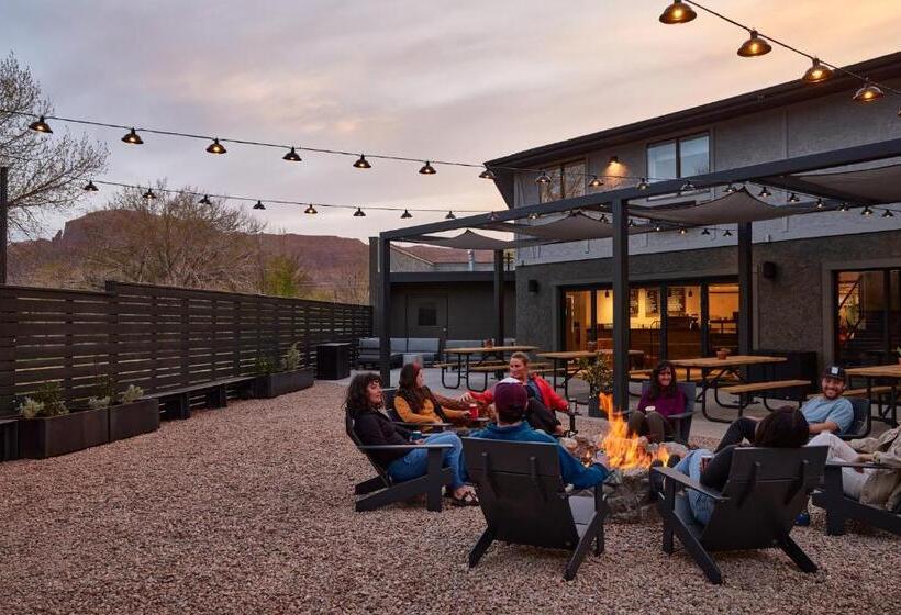 Hotel Field Station Joshua Tree