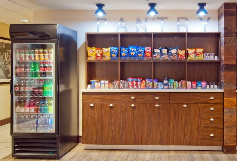 هتل Four Points By Sheraton Nashville Airport