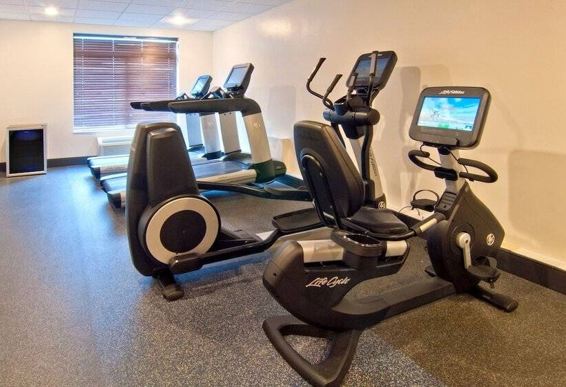 هتل Four Points By Sheraton Nashville Airport