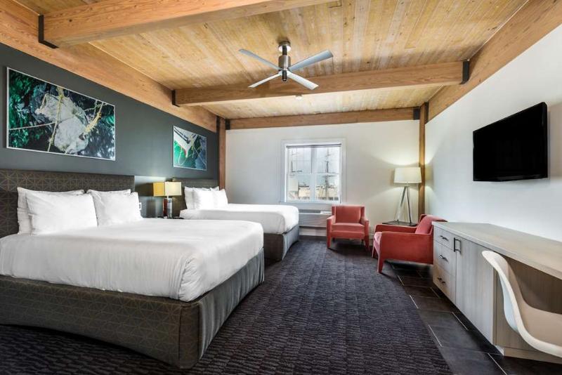 Отель Harbor House At Pier 21