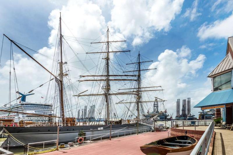 Отель Harbor House At Pier 21