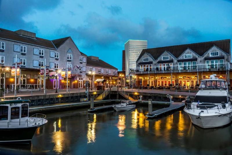 Отель Harbor House At Pier 21