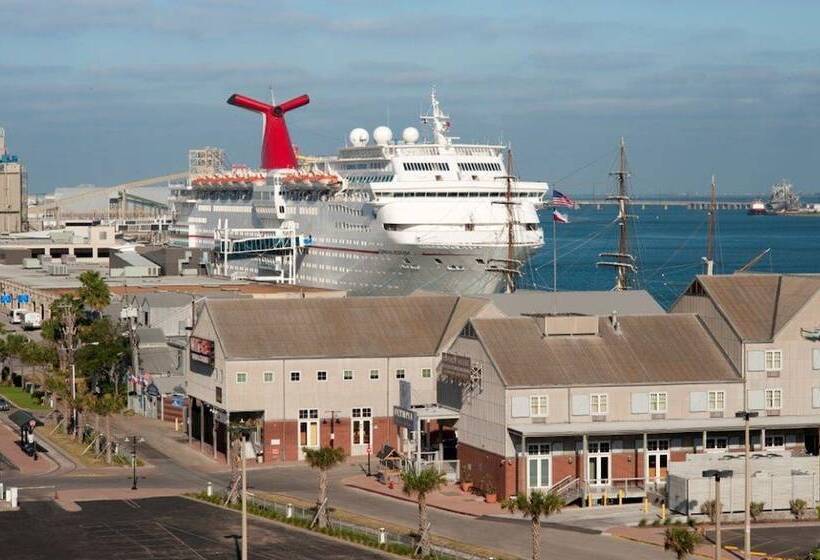 Отель Harbor House At Pier 21