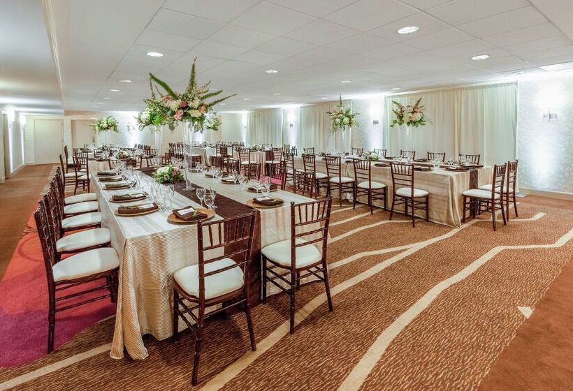 בית מלון כפרי Hilton Garden Inn Pittsburgh University Place