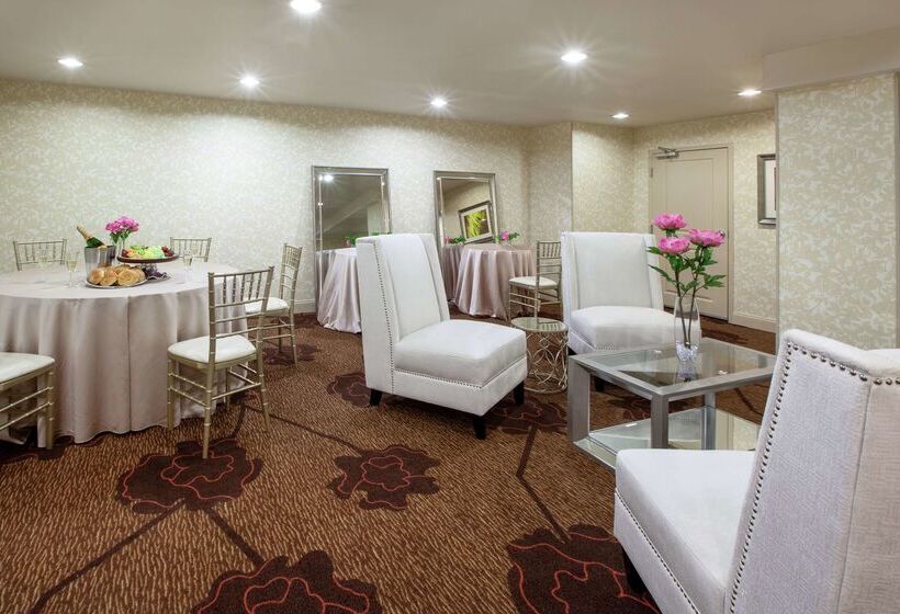 בית מלון כפרי Hilton Garden Inn Pittsburgh University Place