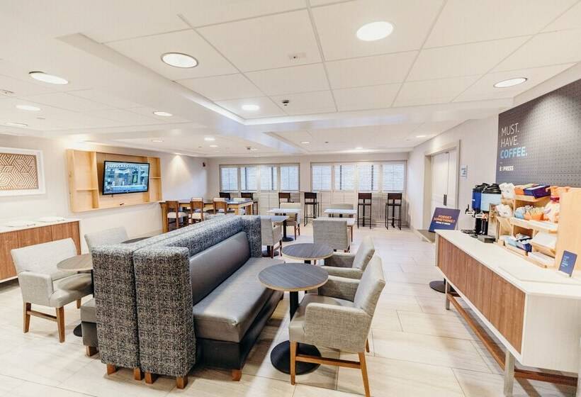 호텔 Holiday Inn Express Atlanta Northeast I 85 Clairmont Road, An Ihg