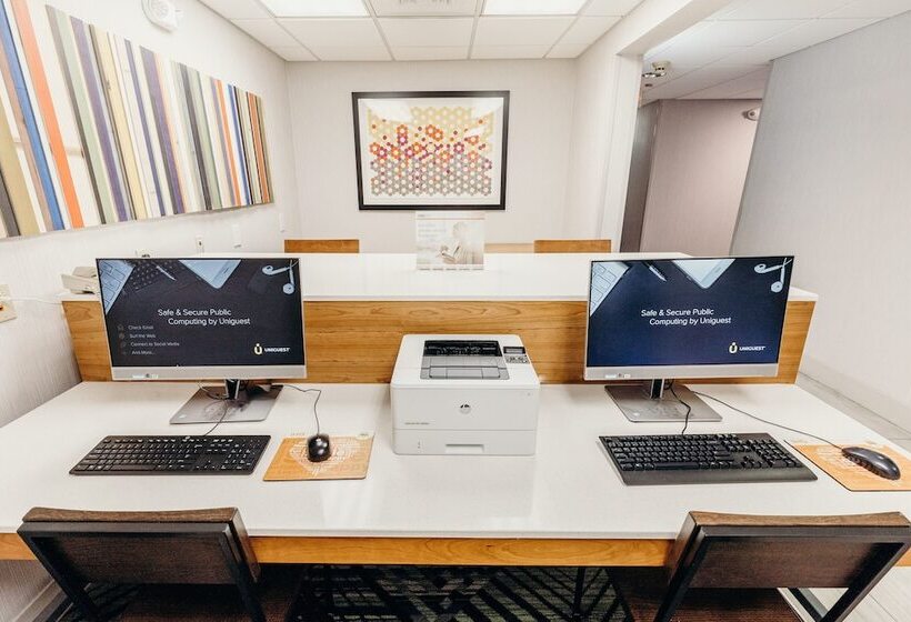 호텔 Holiday Inn Express Atlanta Northeast I 85 Clairmont Road, An Ihg