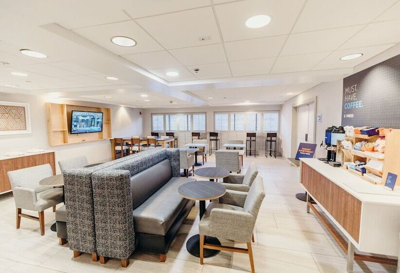 호텔 Holiday Inn Express Atlanta Northeast I 85 Clairmont Road, An Ihg