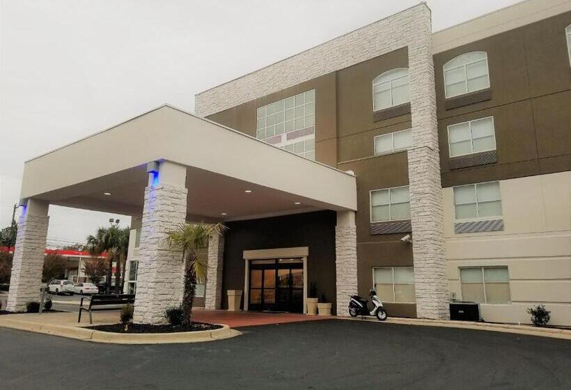 Отель Holiday Inn Express Columbia Ne Fort Jackson