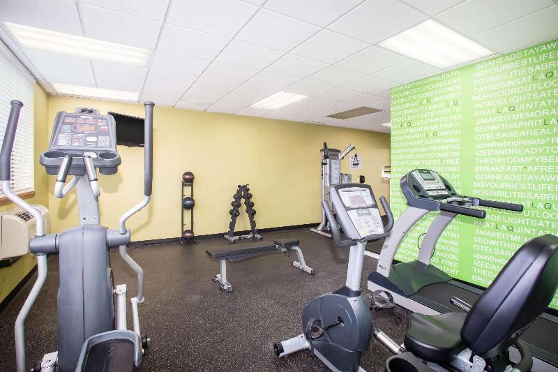 فندق Holiday Inn Express St. Louis Arpt Maryland Hgts