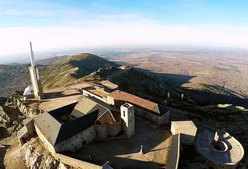 호텔 Hospedería Del Santuario De La Peña De Francia