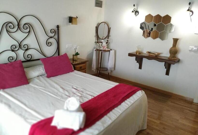 בית מלון כפרי Hostal Los Escudos