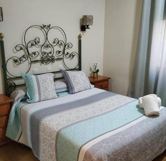 בית מלון כפרי Hostal Los Escudos