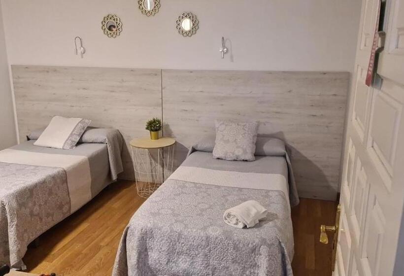 בית מלון כפרי Hostal Los Escudos