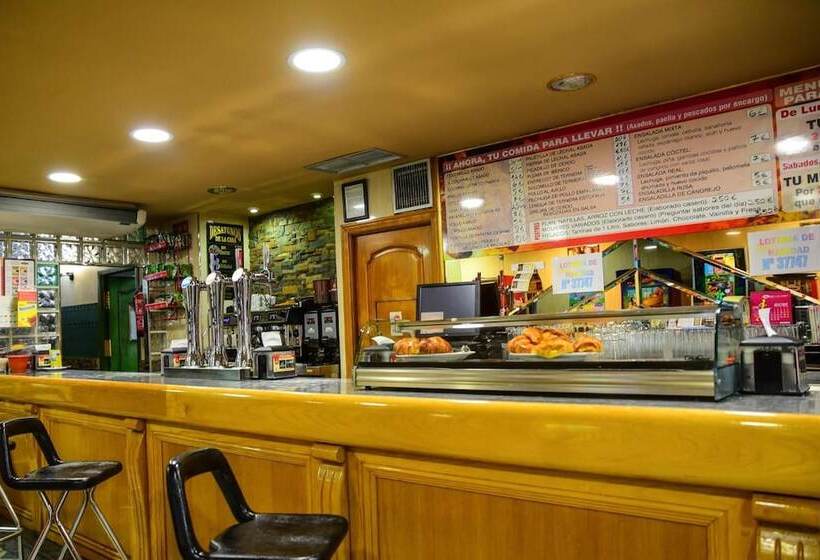 فندق Hostal Real