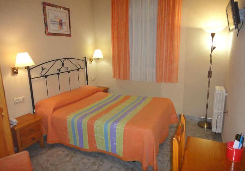 فندق Hostal Real