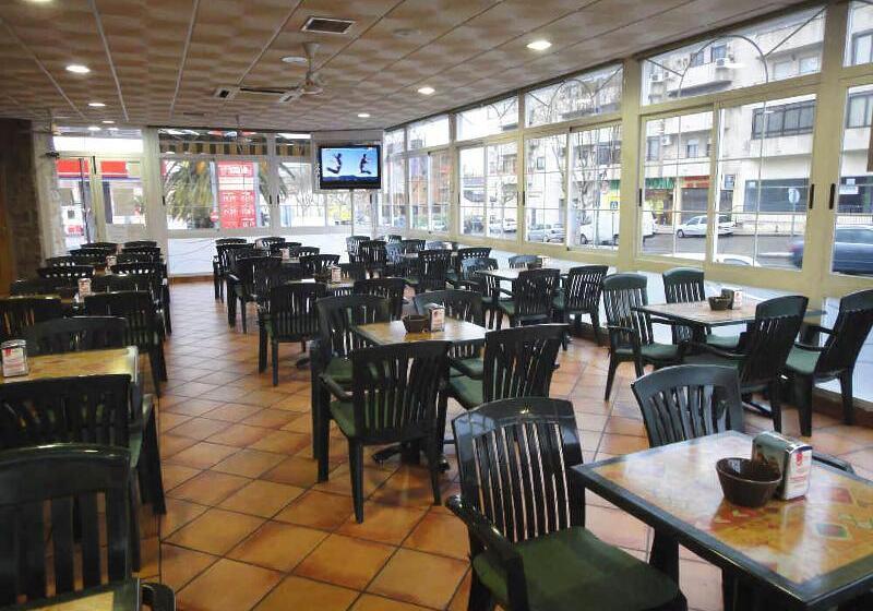 فندق Hostal Real