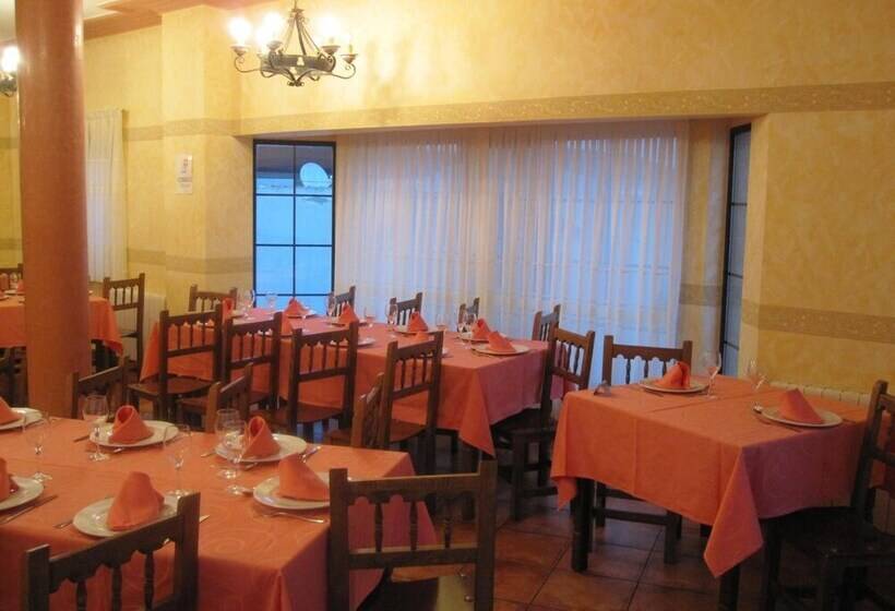 ホテル Hostal Restaurante Santa Cruz