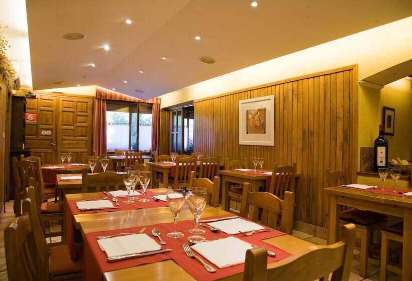 호텔 Hostal Salazar