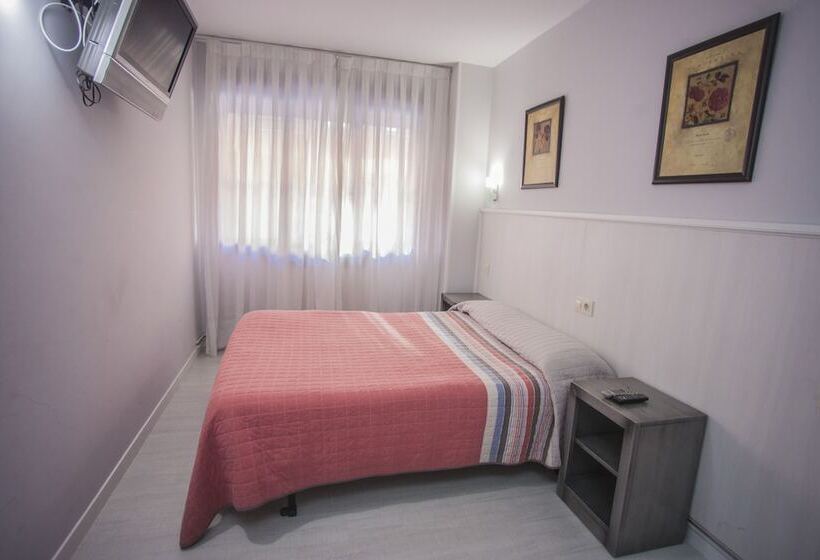 בית מלון כפרי Hostal Santa Barbara