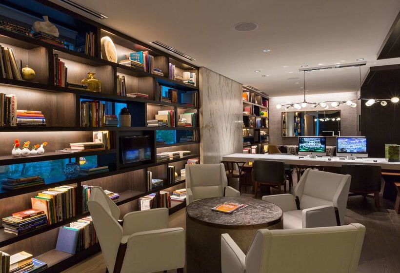 Отель Hyatt Centric Chicago Magnificent Mile