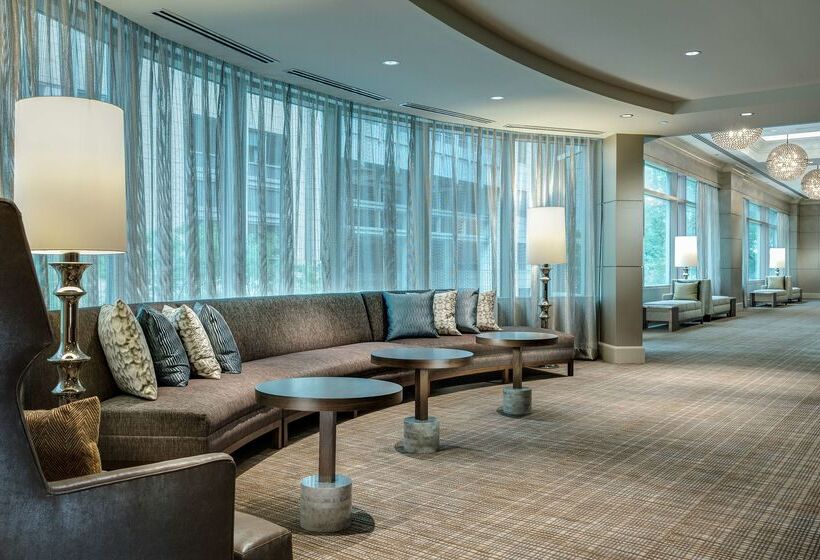 Отель Hyatt Centric Chicago Magnificent Mile