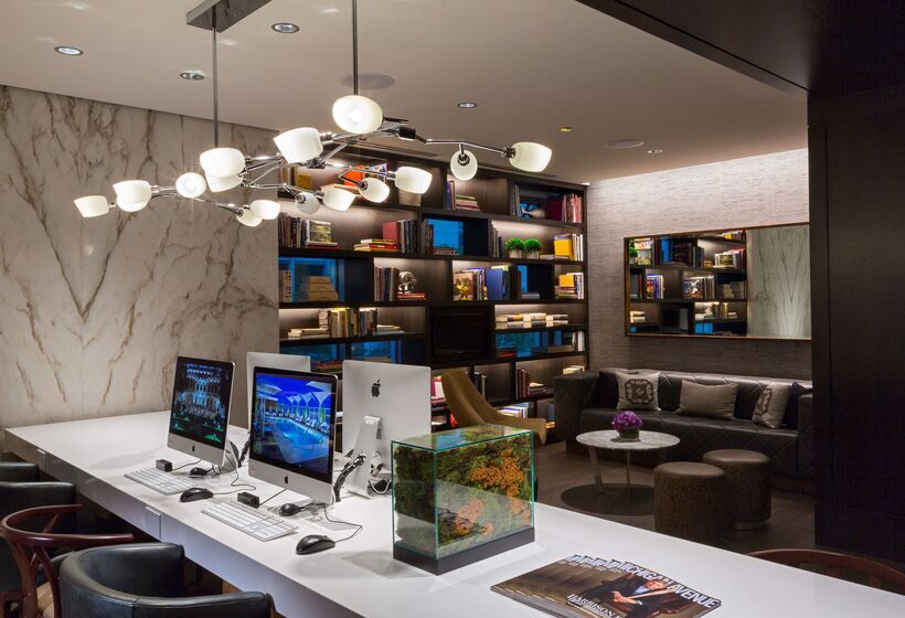Отель Hyatt Centric Chicago Magnificent Mile