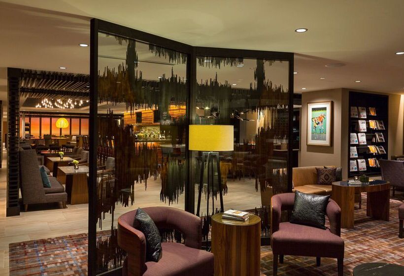 Отель Hyatt Centric Chicago Magnificent Mile