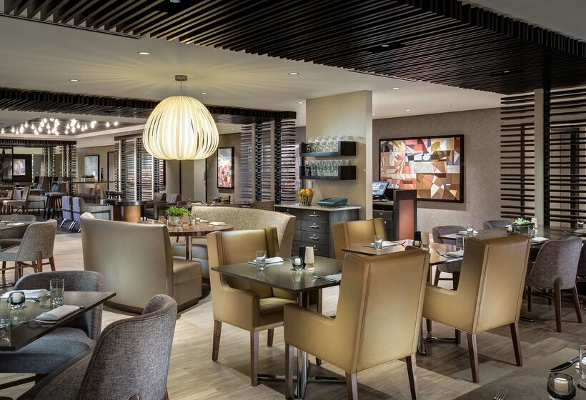 Отель Hyatt Centric Chicago Magnificent Mile