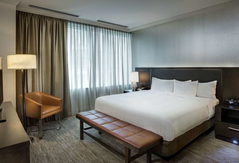 Отель Hyatt Centric Chicago Magnificent Mile