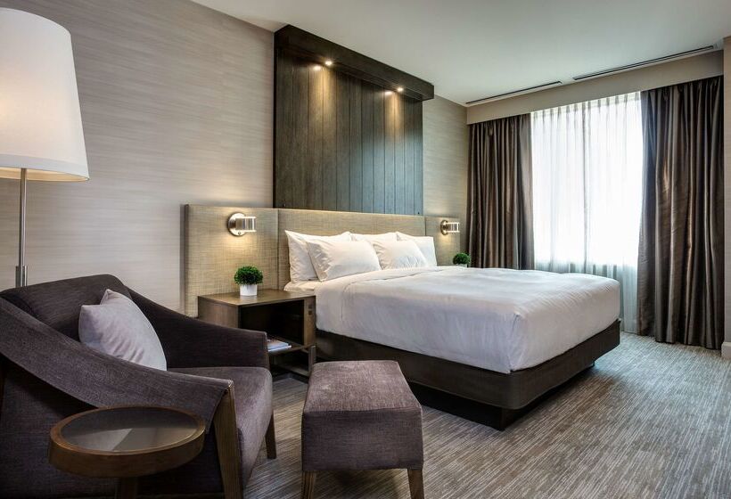 Отель Hyatt Centric Chicago Magnificent Mile