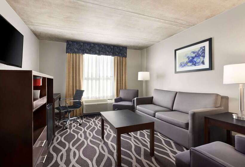 בית מלון כפרי Iban Dallas Park Central , Trademark By Wyndham