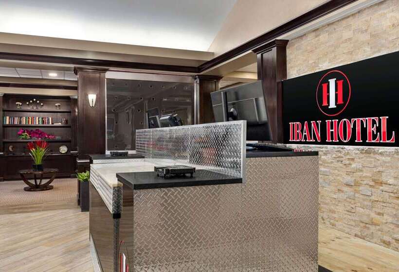 בית מלון כפרי Iban Dallas Park Central , Trademark By Wyndham