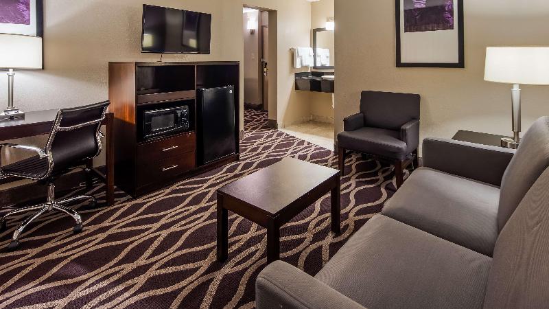 בית מלון כפרי Iban Dallas Park Central , Trademark By Wyndham